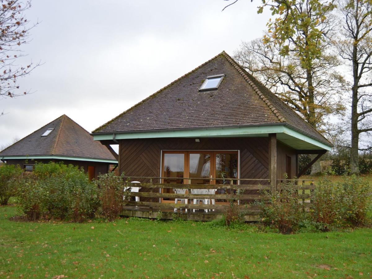 Chalet En Pleine Nature A Orsennes Avec Etang A Proximite, Ideal Pour 6 Personnes Et Animaux Admis - Fr-1-591-170 Екстериор снимка